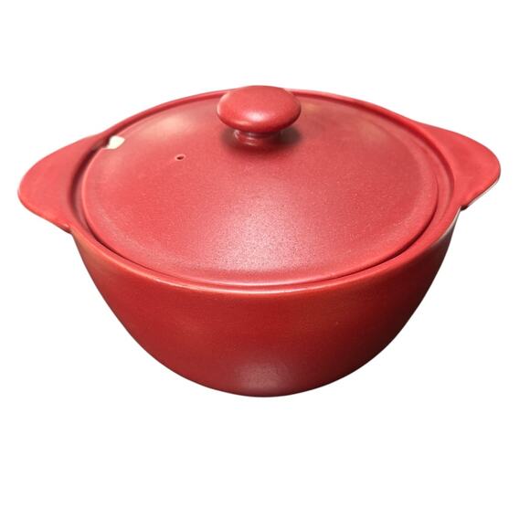 Noritake 2-Quart Colorwave Covered Casserole Dish‎ Raspberry - Picture 1 of 4